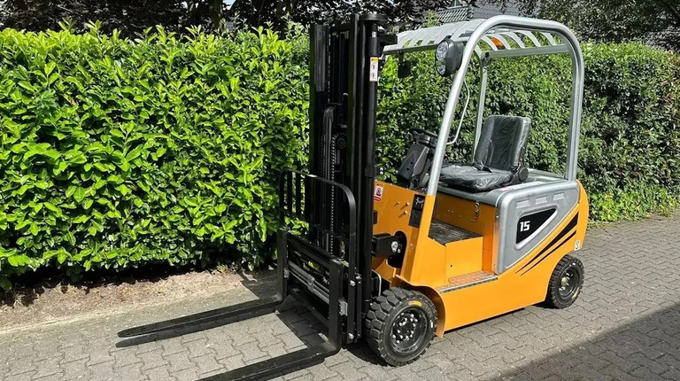 Yuli CPD 15 Gabelstapler 1,5 Tonnen, ab 210 € pro Monat.